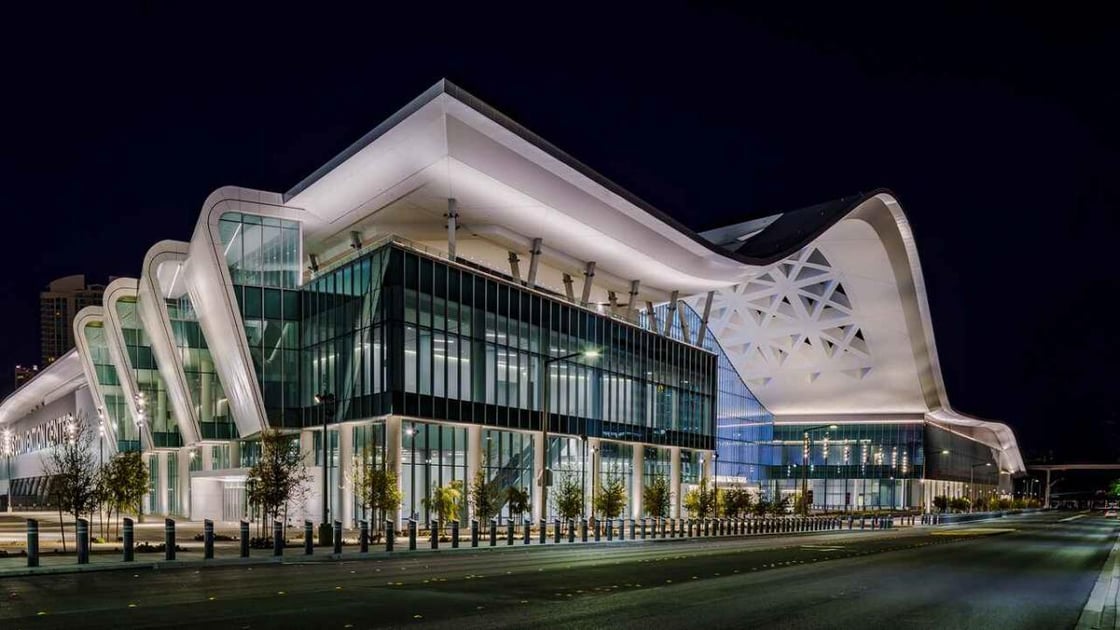 LVCC_West_Hall_West_View_at_Nigh_1__a1d6fbe7-b98f-430a-a598-c77b5ababc3a